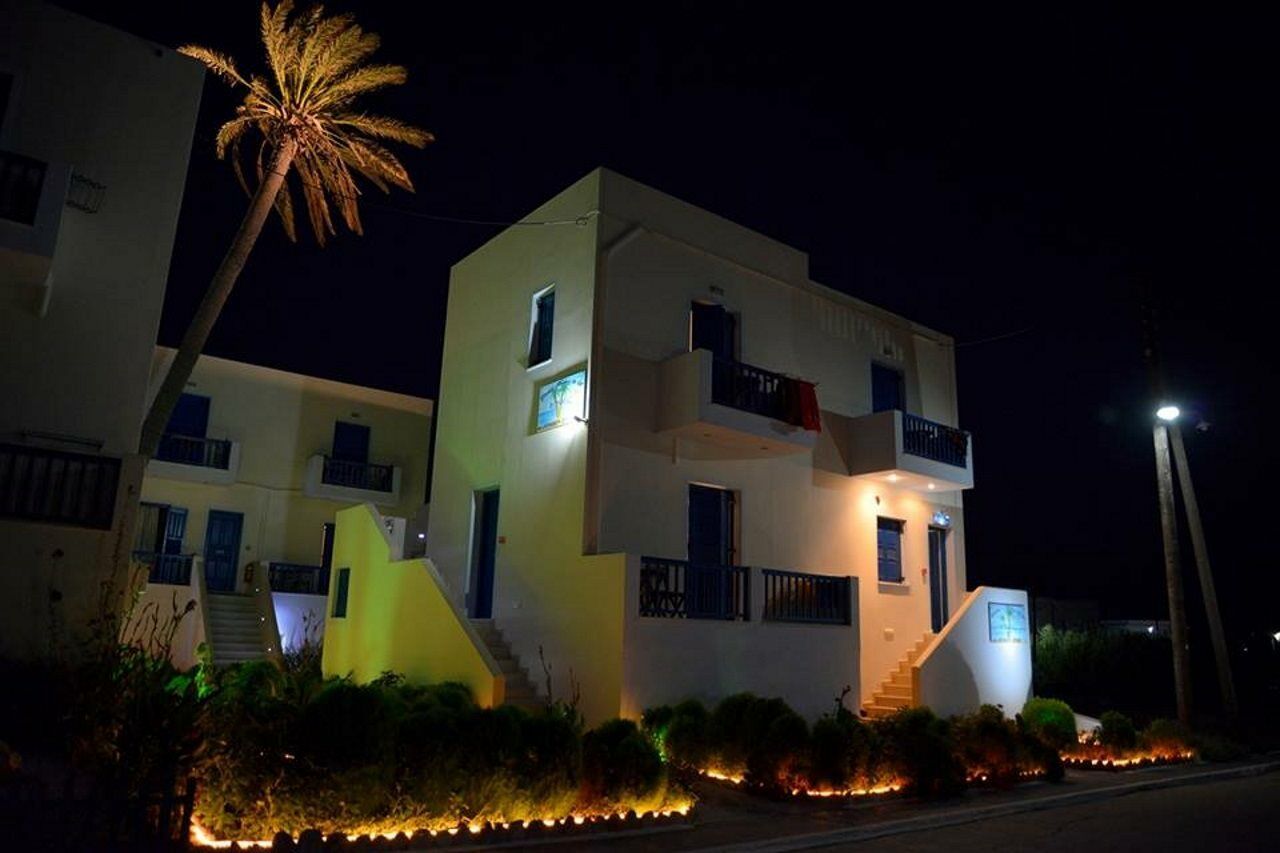 Finikas Studios Adamantas  ภายนอก รูปภาพ